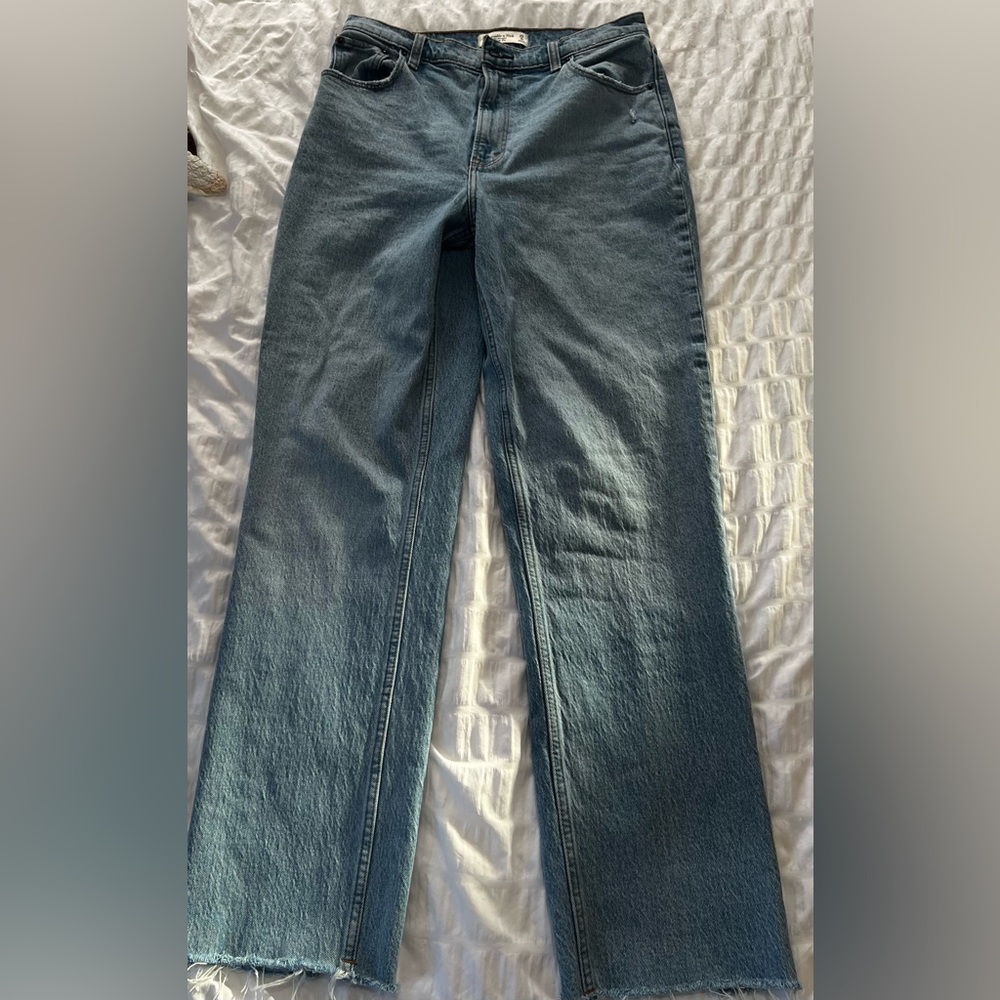 Abercrombie and Fitch 90’s High Rise Jean size 29 (8)
